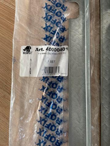 Nieuwe verwarming (radiator) ophangbeugels beschikbaar voor biedingen