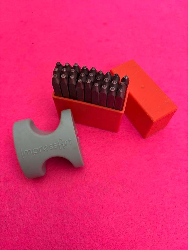 Impressart slagletters en houder ABC alfabet letters, Gereedschap of Toebehoren, Zo goed als nieuw, Overige merken, Metaal