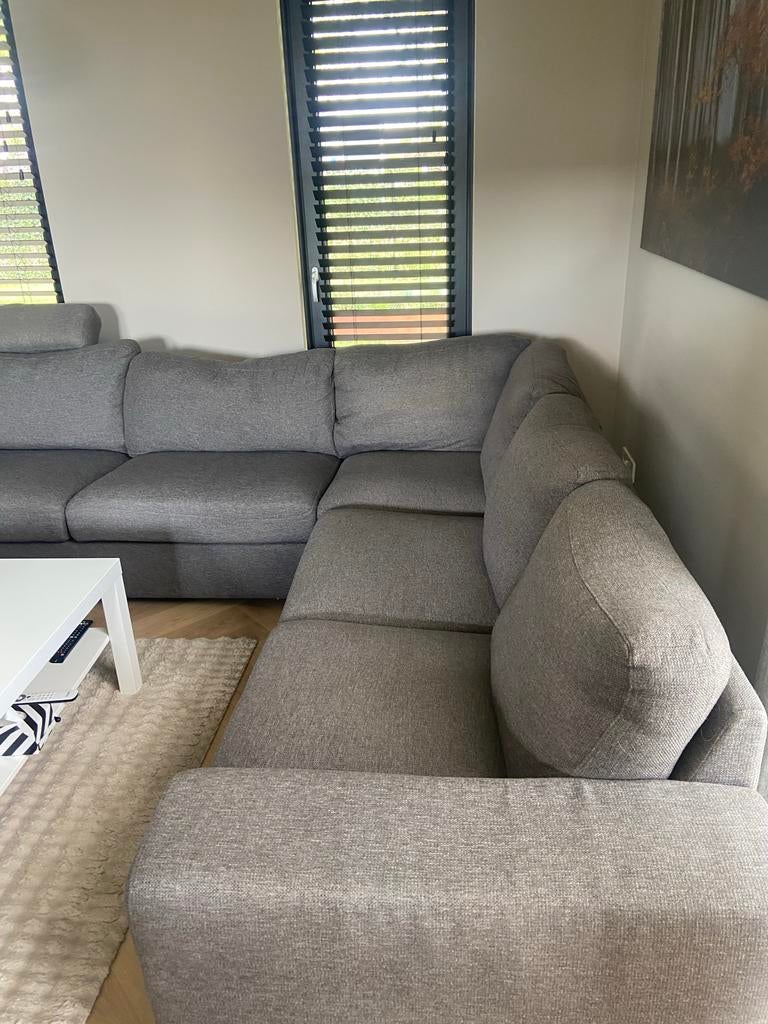 Grijze/ bruin stoffen hoekbank met verstelbare hoofdsteunen, 250 tot 300 cm, 100 tot 125 cm, Hoekbank, Ophalen of Verzenden