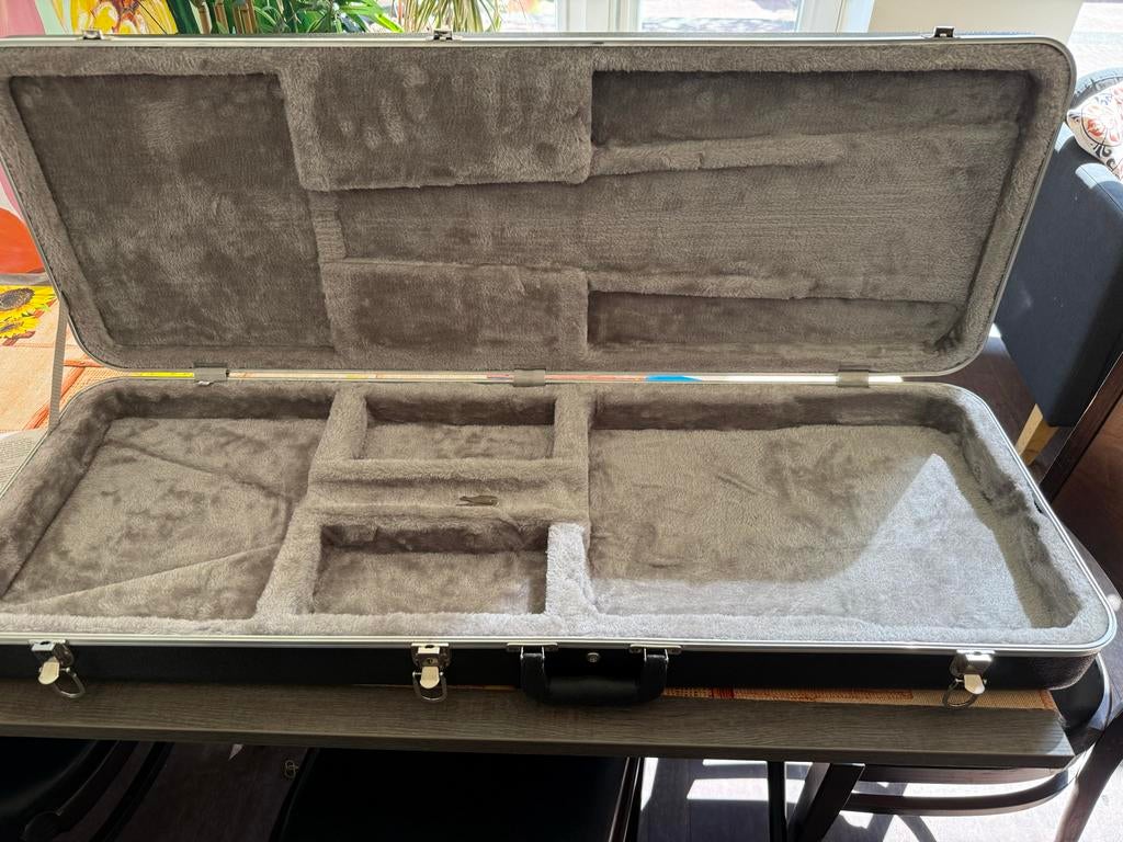Ormsby Guitars Hardcase - Zo goed als nieuw, Muziek en Instrumenten, Behuizingen en Koffers, Ophalen, Zo goed als nieuw, Elektrische gitaar