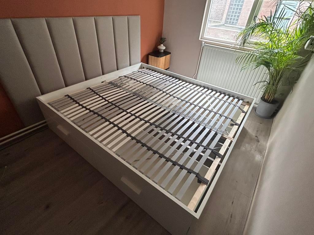 IKEA BRIMNES bed 180x200 met opberglades en lattenbodems, Ophalen, Wit, Tweepersoons, Zo goed als nieuw