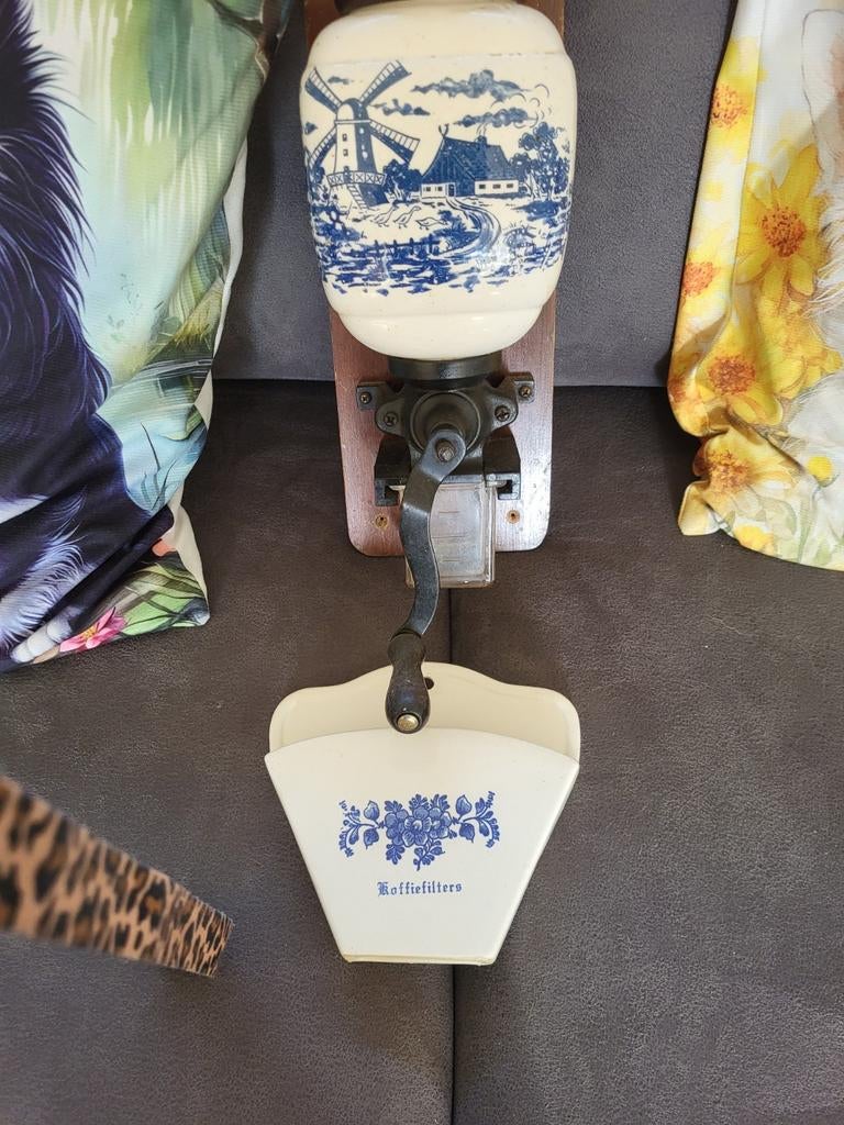 Vintage Delfts Blauw Koffiemolen en Filterhouder Set, Antiek en Kunst, Ophalen