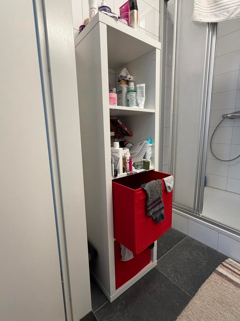 Witte smalle kast met opbergvakken, Huis en Inrichting, Kasten | Overige, Gebruikt, Ophalen