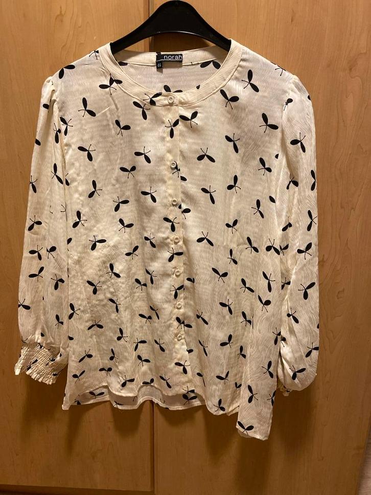 Norah Blouse Crème met Zwarte Print Maat 44, Kleding | Dames, Blouses en Tunieken, Gedragen, Maat 42/44 (L), Beige, Ophalen of Verzenden