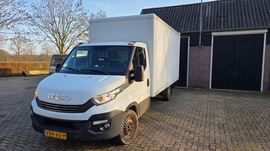 Iveco Daily 35S14 Bakwagen met Laadklep 500kg, Zeer compleet, Auto's, 136 pk, Euro 6, Iveco, Automatische klimaatregeling
