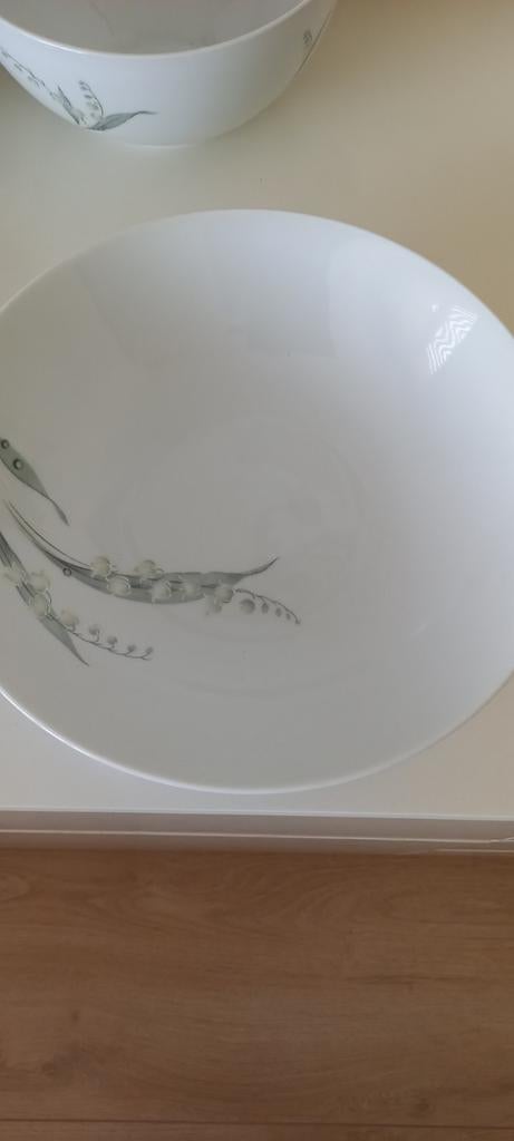 Eschenbach Bavaria serveerschalen met lelietjes-van-dalen, Ophalen of Verzenden, Porselein, Overige stijlen, Schaal of Schalen