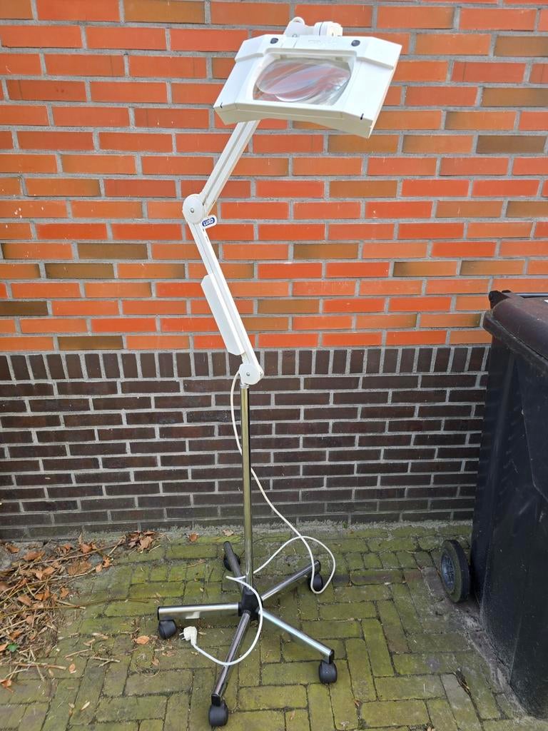 Luxo loeplamp op statief, Ophalen, Gebruikt