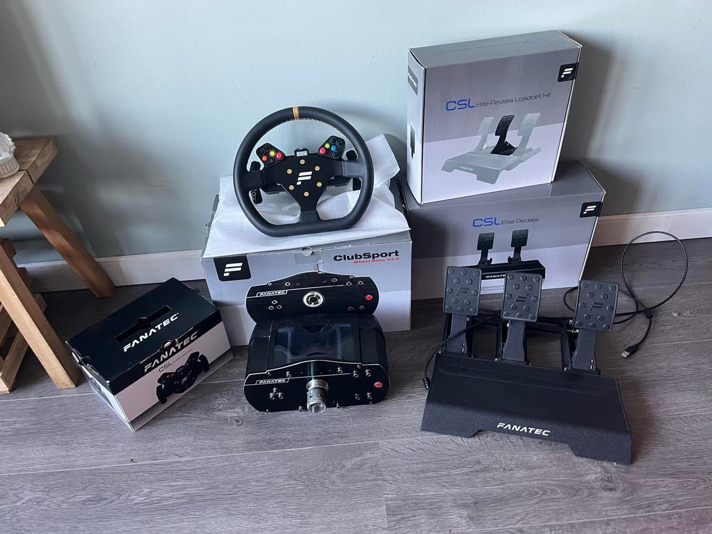 Fanatec ClubSport V2.5 wheelbase + loadcell pedalen en stuur, Ophalen, Online, 1 speler, Racen en Vliegen