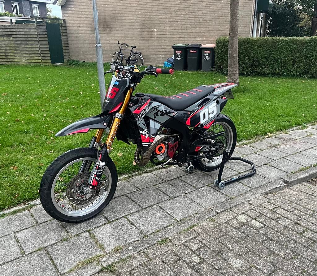 Rieju MRX 2009 - 77BR, Ophalen, 6 versnellingen, Maximaal 45 km/u, Zo goed als nieuw