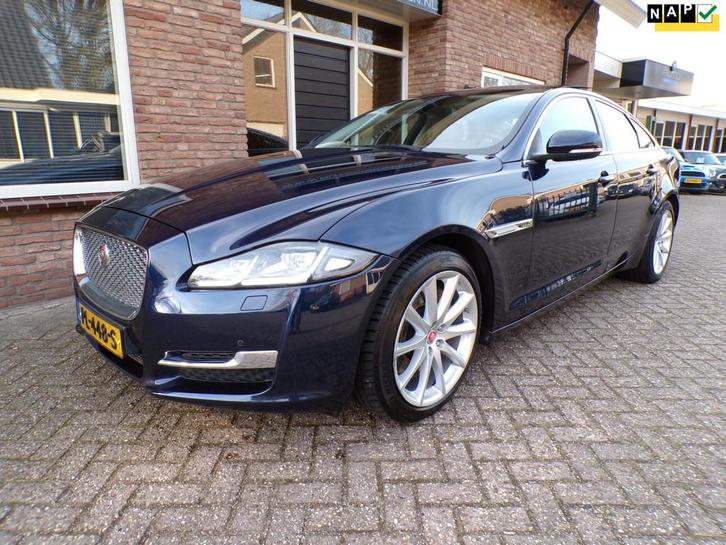 Jaguar XJ 3.0 D Premium Luxury Automaat / Leder / Panoramada, Auto's, Jaguar, Bedrijf, Te koop, XJ, ABS, Achteruitrijcamera, Airbags