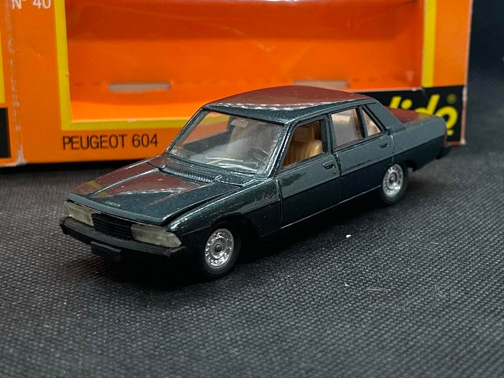 Coche miniatura Zil 41047 1/43 SpecialC ZIL negro 1995 sans Vitrine