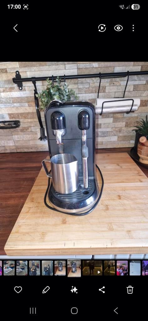 Nespresso koffiemachine met melkopschuimer, Koffiepads en cups, Gebruikt, Espresso apparaat, Ophalen of Verzenden
