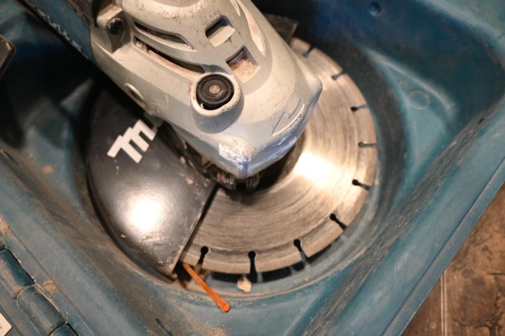 2x Makita Slijptol GA9020r 2200W / 9558HNR 840W, Gebruikt, Ophalen of Verzenden, Makita Europe N.V. Jan van Gentstraat 11 Anzegem Belgium