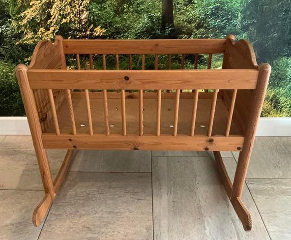 Schattige grenen houten schommelwieg van Ikea : Solgul, Ophalen of Verzenden, Gebruikt, Wieg