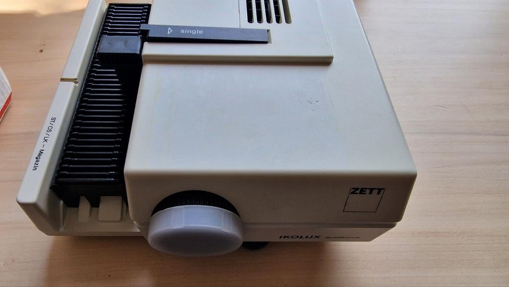 Zett Ikolux Autofocus Diaprojector met handleiding, Ophalen of Verzenden