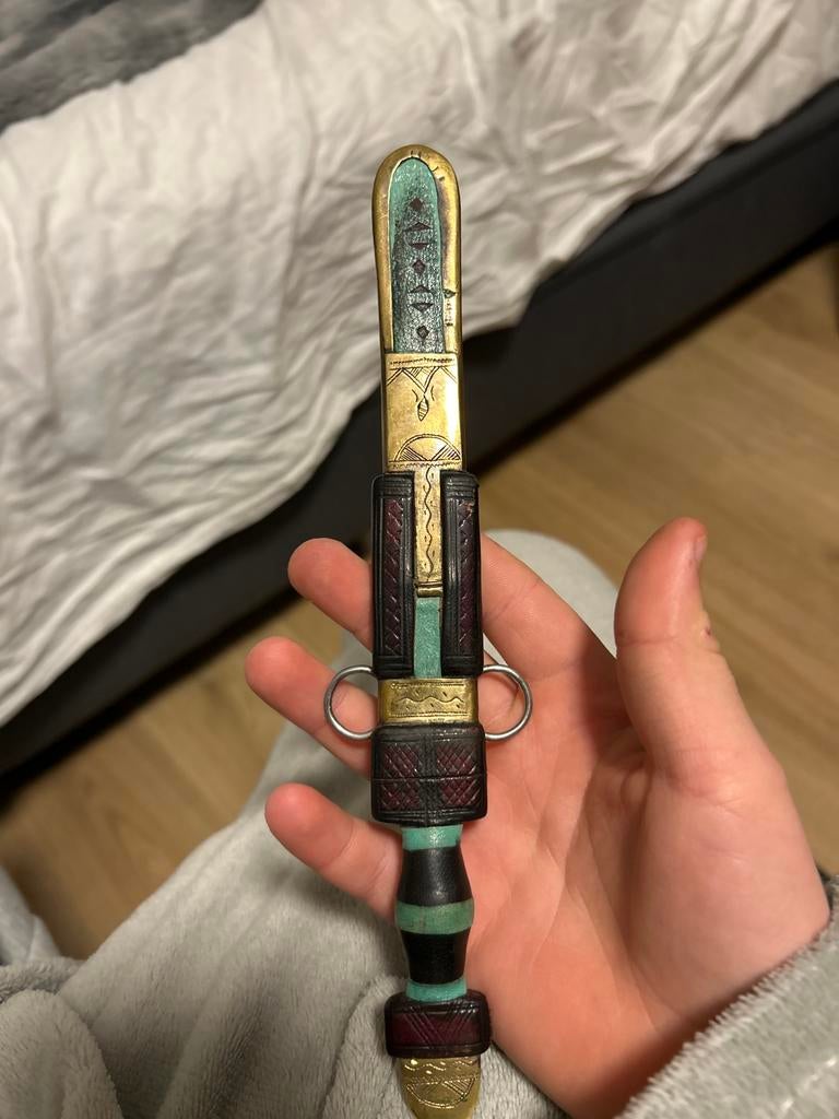 Marokkaanse Handgemaakte Dolk met Leren Handel, Antiek en Kunst, Antiek | Overige Antiek, Ophalen of Verzenden