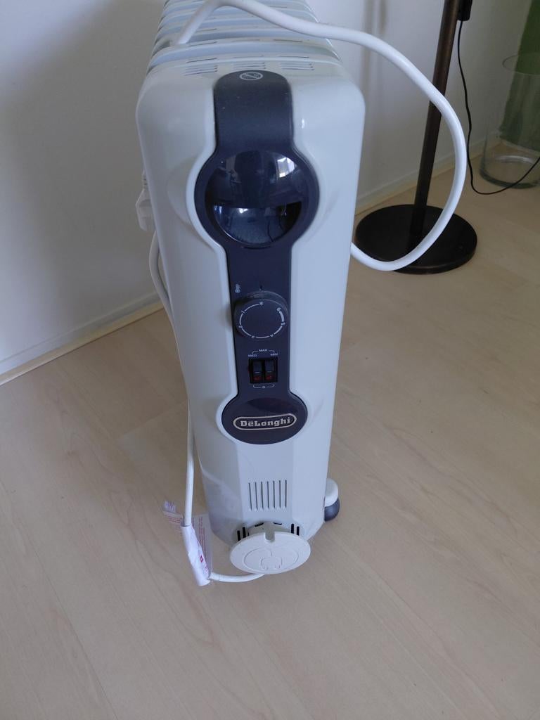 Delonghi Oliegevulde Radiator - Elektrische Kachel, Ophalen, 30 tot 80 cm, Kachel, Minder dan 60 cm