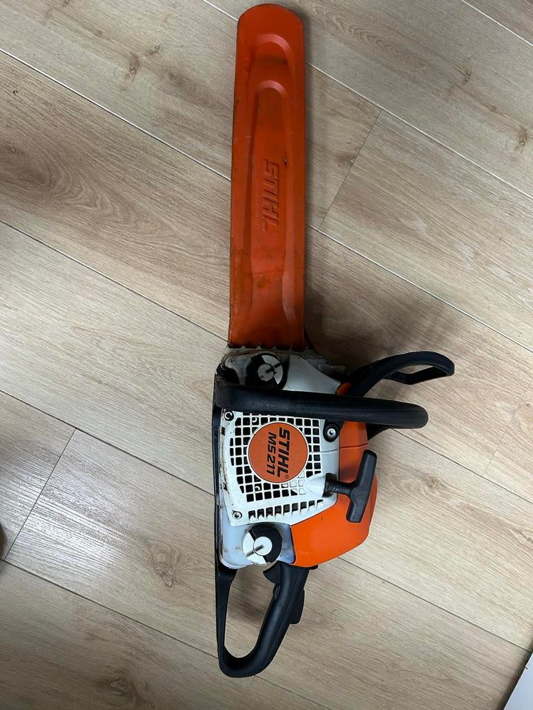 Stihl MS211 Kettingzaag met extra ketting en opbergbox, Ophalen, Gebruikt, 70 mm of meer, Kettingzaag