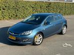 Opel Astra 1.6 Turbo 125KW 5-D 2013 Blauw, Auto's, Voorwielaandrijving, 730 kg, 4 cilinders, Blauw