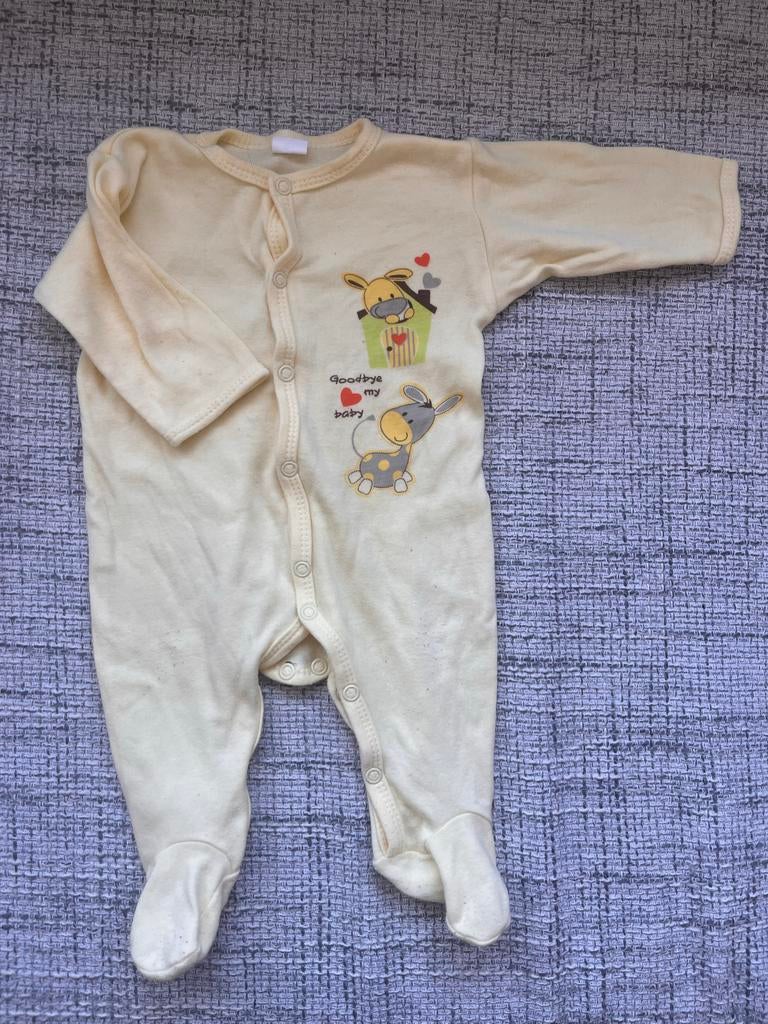 Schattige gele romper maat 62 met dierenprint, Ophalen of Verzenden, Gebruikt, Jongetje of Meisje, Nacht- of Onderkleding