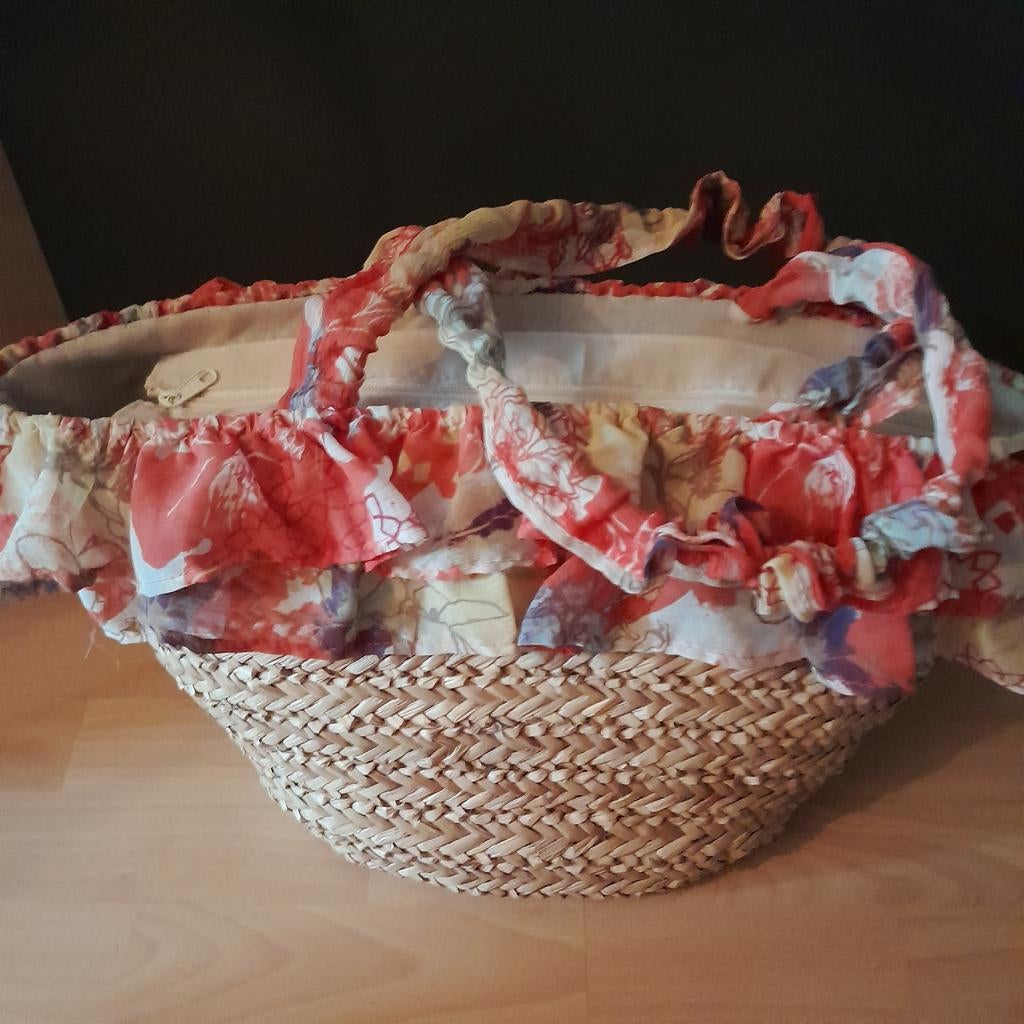 Mooie rieten mandje met bloemenprint, Ophalen of Verzenden, Zo goed als nieuw