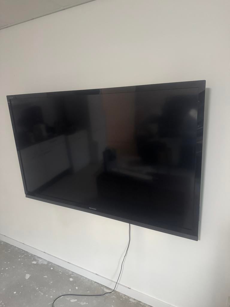 Sharp tv 70 inch, Ophalen, 50 Hz, Zo goed als nieuw, 100 cm of meer