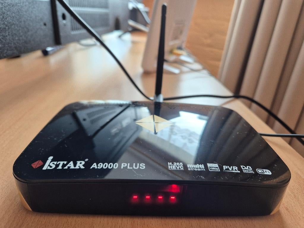 iSTAR A9000 Plus - In zeer goede staat - weinig gebruikt, Audio, Tv en Foto, Schotelantennes, Gebruikt, (Schotel)antenne, Overige merken