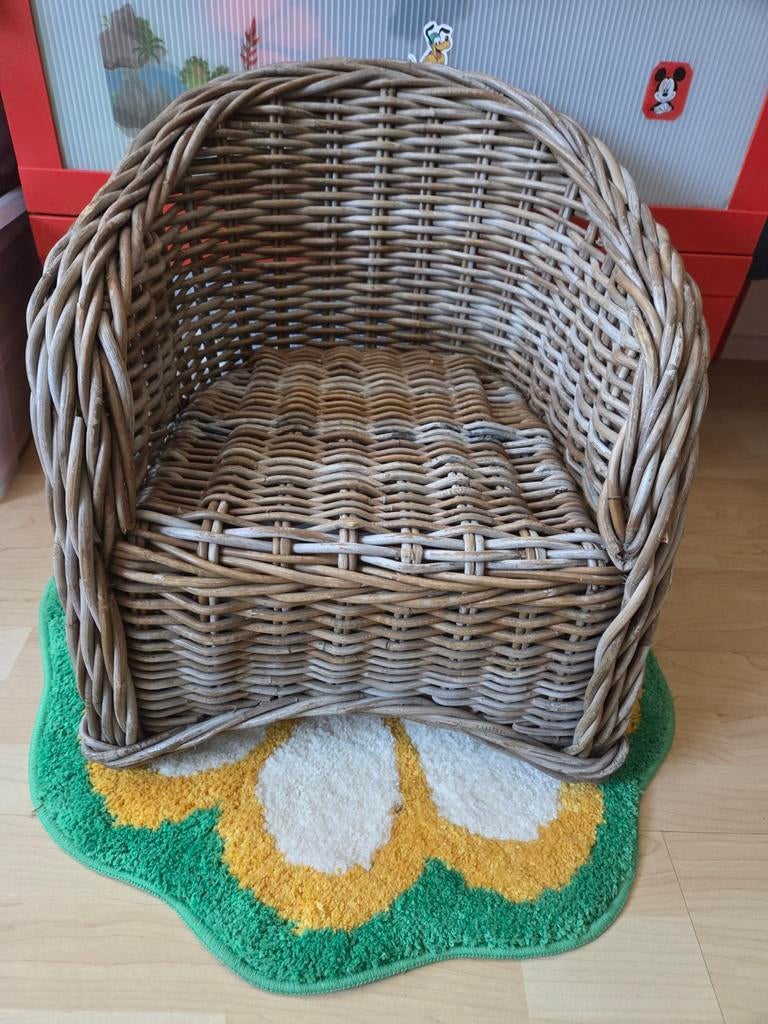 Pracht rotan kinderstoeltje, Kinderen en Baby's, Kinderkamer | Tafels en Stoelen, Ophalen, Zo goed als nieuw, Stoel(en)