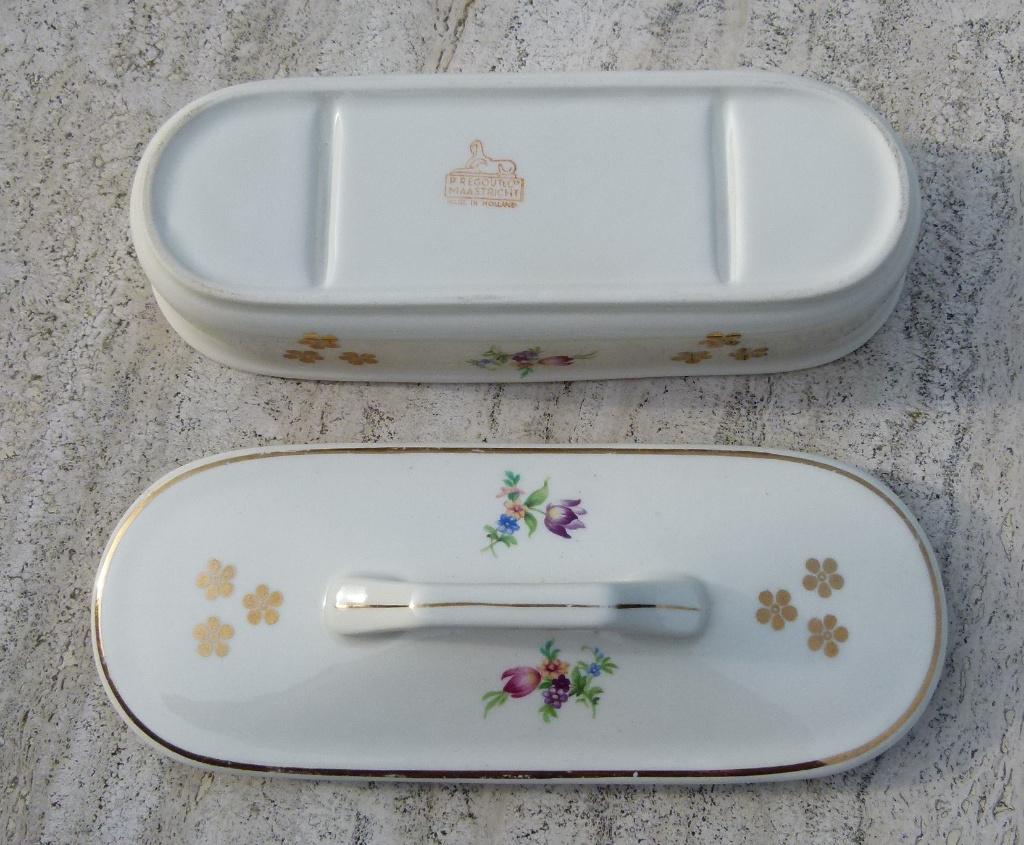 P.R. Puntgaaf Petrus Regout Kammen Bakje met Bloemen, Antiek en Kunst, Ophalen of Verzenden