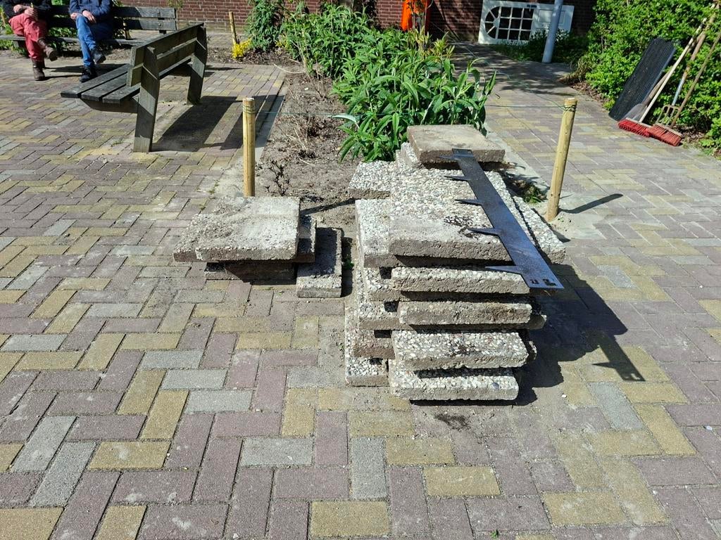 22 gratis terrastegels 60x30 cm, ophalen, Tuin en Terras, Tegels en Klinkers, Gebruikt, Beton, Terrastegels, 5 tot 10 m²