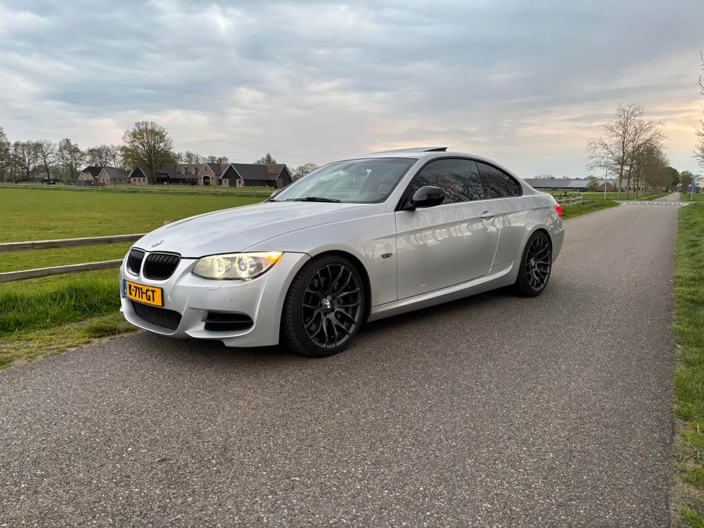 BMW 335 IS 350 PK, Automaat, Achterwielaandrijving, 4 stoelen, Leder