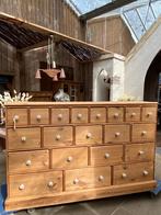 Landelijke oud grenen kast ladekast dressoir