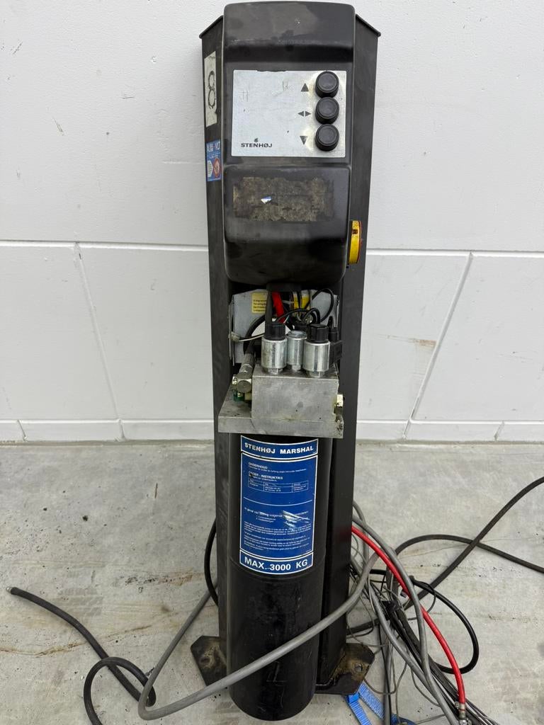 Schaarbrug 3000kg merk stenhoj marshal, Auto diversen, Autogereedschap, Ophalen of Verzenden, Zo goed als nieuw