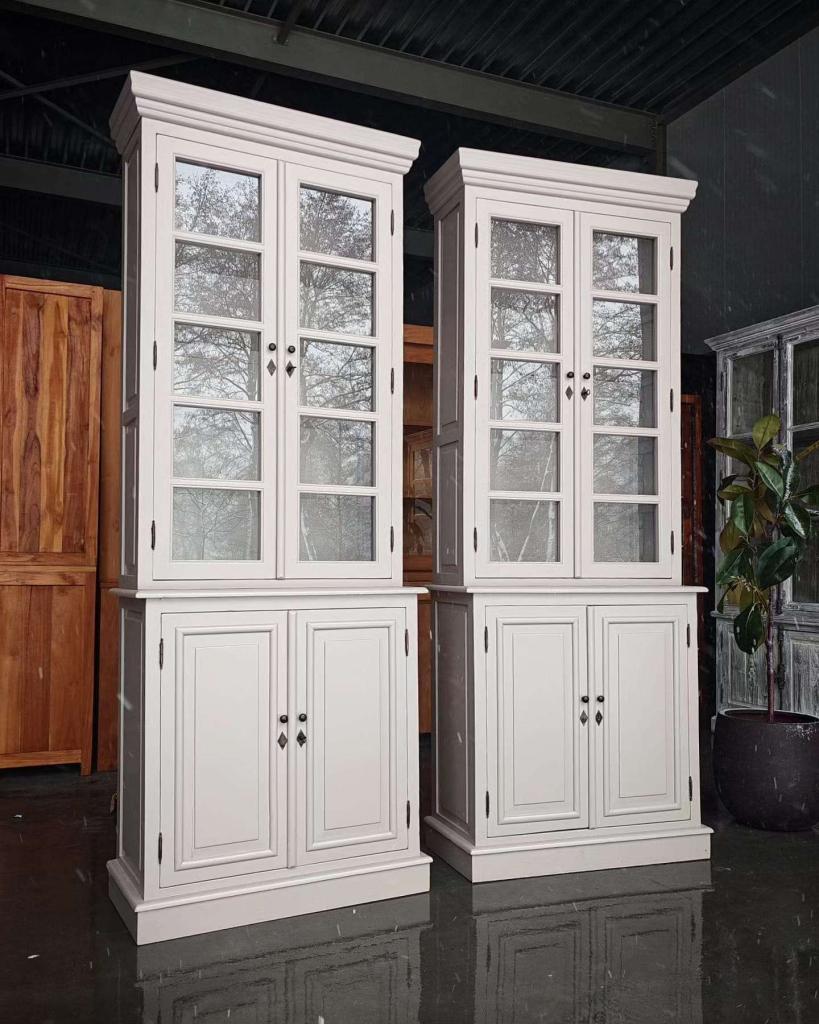 Smalle hoge vitrinekast | grijze Servieskast | #2553, Huis en Inrichting, Kasten | Vitrinekasten, Niet ingevuld, 200 cm of meer