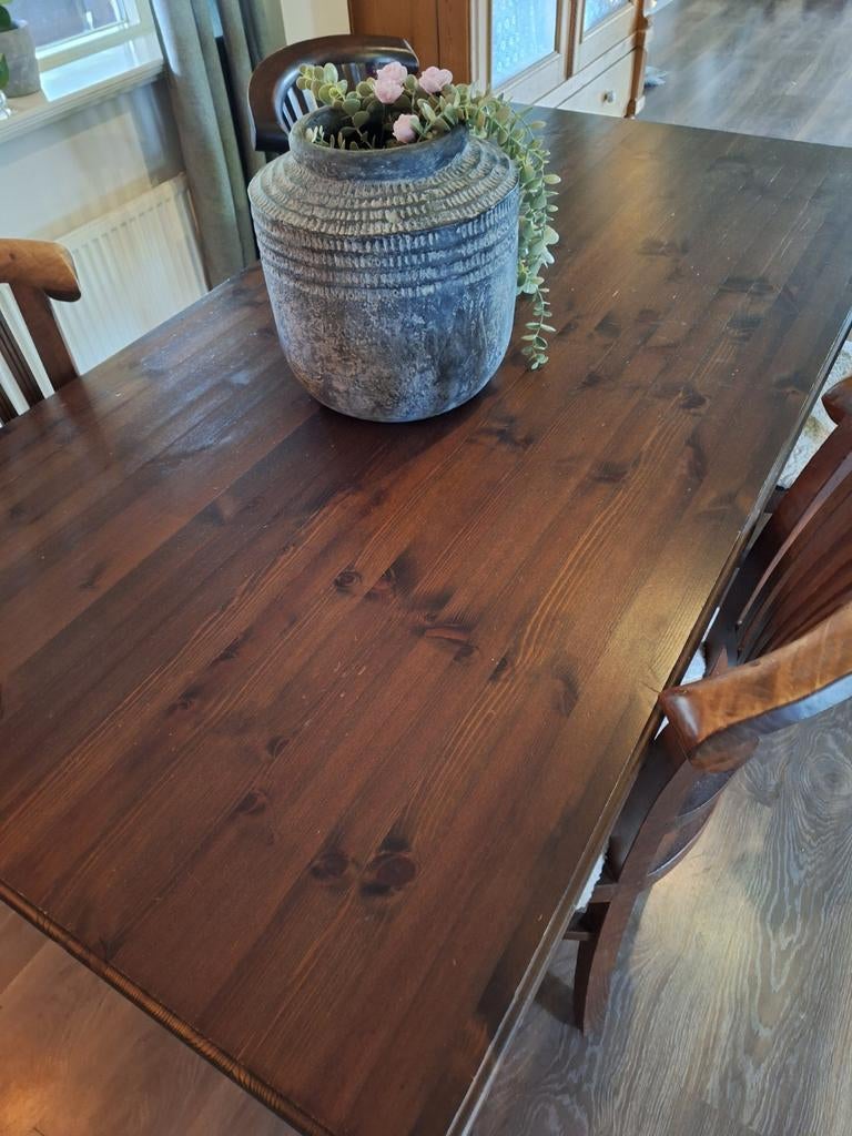 Gezellige landelijke eethoek met houten tafel en 4 stoelen, Huis en Inrichting, Complete eetkamers, Gebruikt, Minder dan 4 stoelen