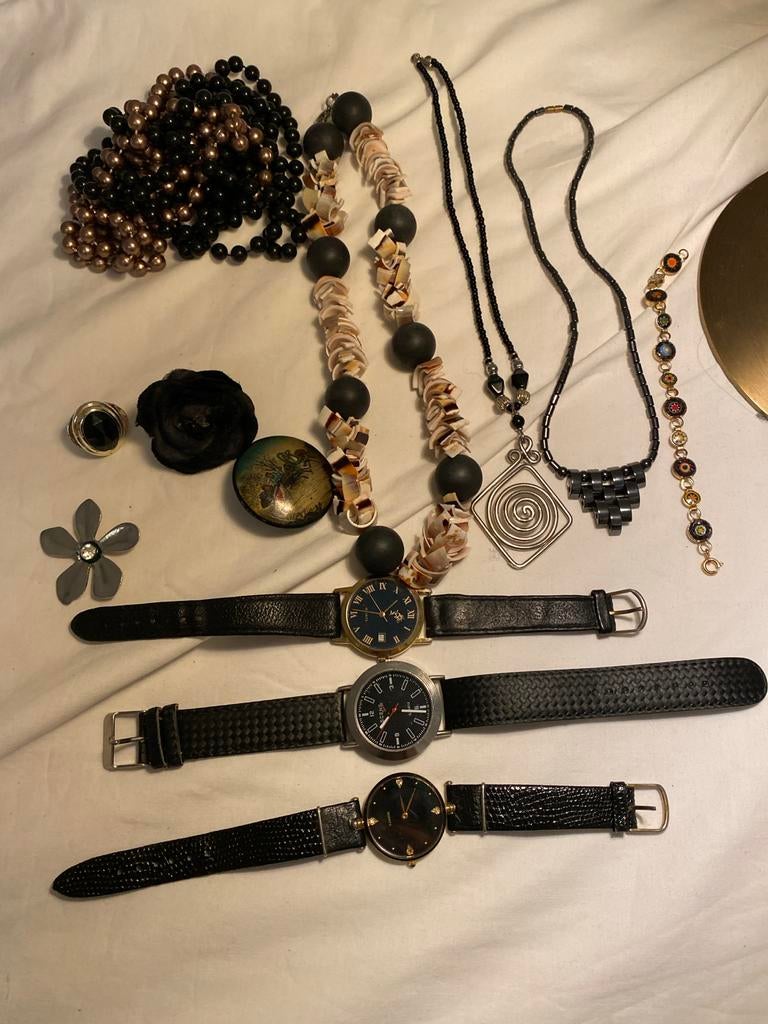 Vintage partij sieraden: kettingen, horloges, broches, Sieraden, Tassen en Uiterlijk, Antieke sieraden, Ophalen of Verzenden, Overige materialen