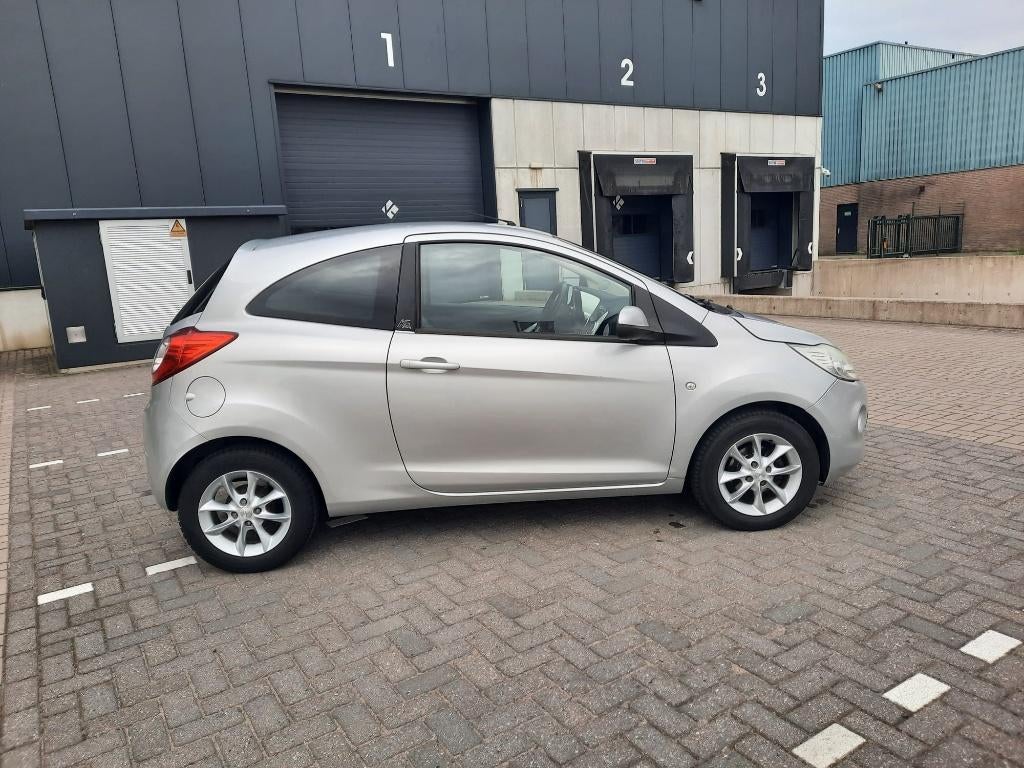 Ford Ka 1.2 (2010) – 3-deurs – Benzine, Stof, 1242 cc, 4 cilinders, 4 stoelen