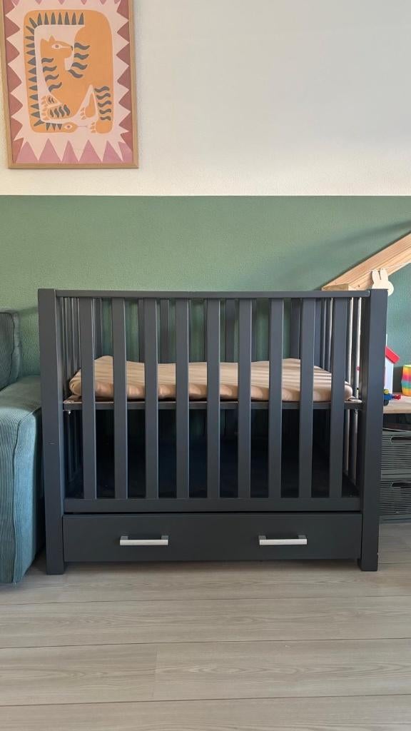 Box (100x79) antraciet met lade, matras en hoeslaken, Ophalen, Gebruikt, Rechthoekig, In hoogte verstelbaar