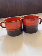 Twee rood met bruin fat lava mokken vintage, Gebruikt, Ophalen of Verzenden, Overige stijlen, Kop(pen) en/of Schotel(s)