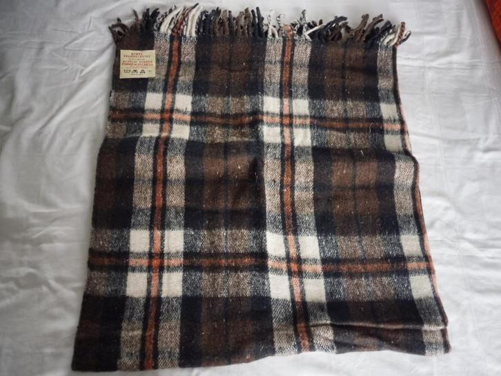 Nieuwe warme plaid 120 x 135 cm (zonder franjes), Huis en Inrichting, Woonaccessoires | Plaids en Woondekens, Nieuw, Ophalen of Verzenden