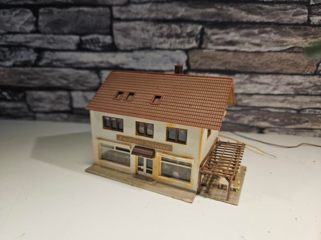 Konditorei duits huis N spoor modeltrein 1:160, Overige merken, Gebruikt, Gelijkstroom of Wisselstroom, Brug, Tunnel of Gebouw