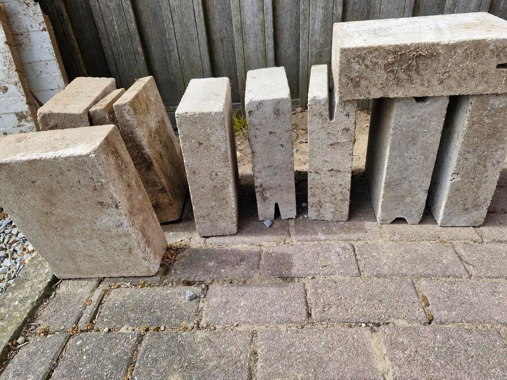 Betonblokken, Ophalen