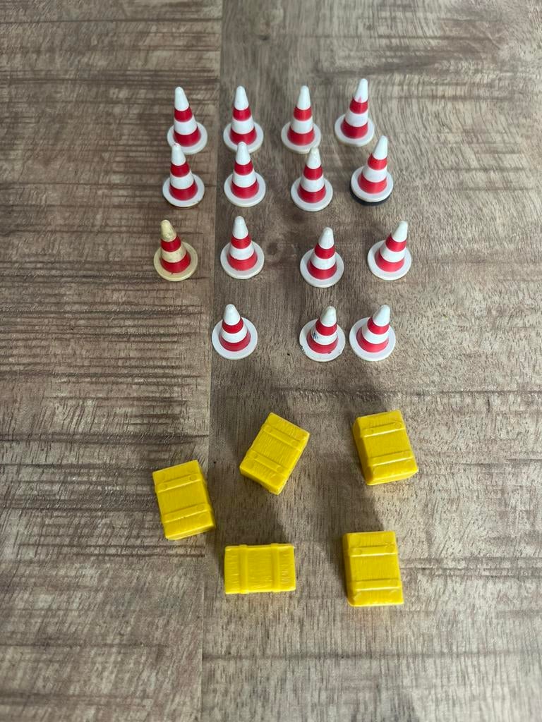 Scalextric triang pionnen en 5 hooibalen voor de racebaan, Overige merken, Racebaan, Ophalen of Verzenden, Zo goed als nieuw