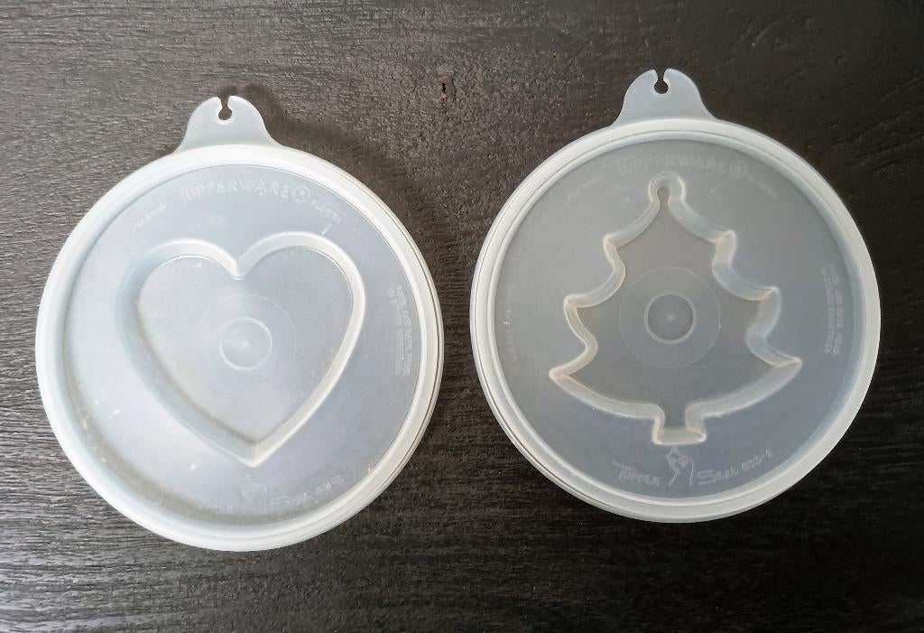 2 Vintage Tupperware deksels hartje, kerstboom, 9,5 cm., Huis en Inrichting, Keuken | Tupperware, Ophalen of Verzenden, Zo goed als nieuw