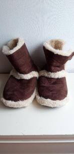 warme bruine pantoffels / sloffen maat 40/41, Bruin, Nieuw, Ophalen of Verzenden, Pantoffels of Sloffen