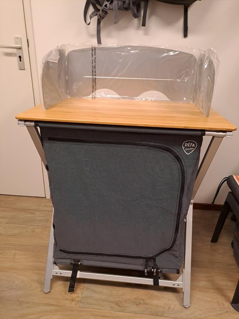 Kampeerkast met bamboe blad Defa, Ophalen, Campingkast