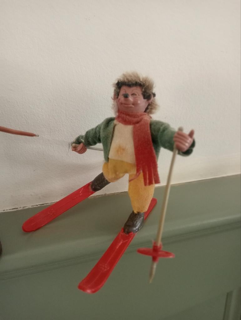 Peter Mecki op skies.....egeltje steiff, Antiek en Kunst, Ophalen of Verzenden