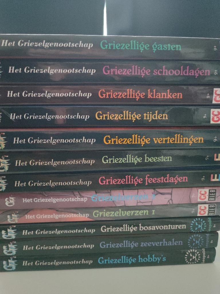 12 boeken van het griezelgenootschap, Boeken, Ophalen of Verzenden, Zo goed als nieuw, Paul van Loon