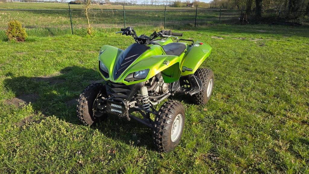 Kawasaki quad 700cc, Motoren, Quads en Trikes