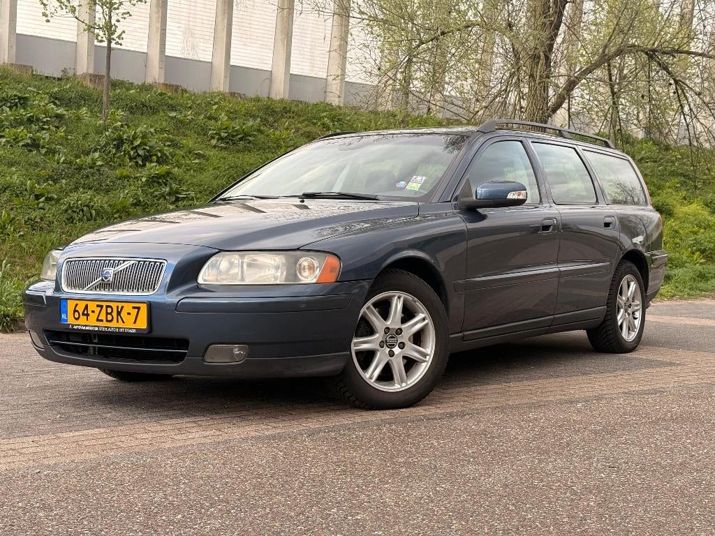 Volvo V70 2.5 T Momentum AUT 2006 Blauw, 1800 kg, Blauw, 2521 cc, Stationwagon